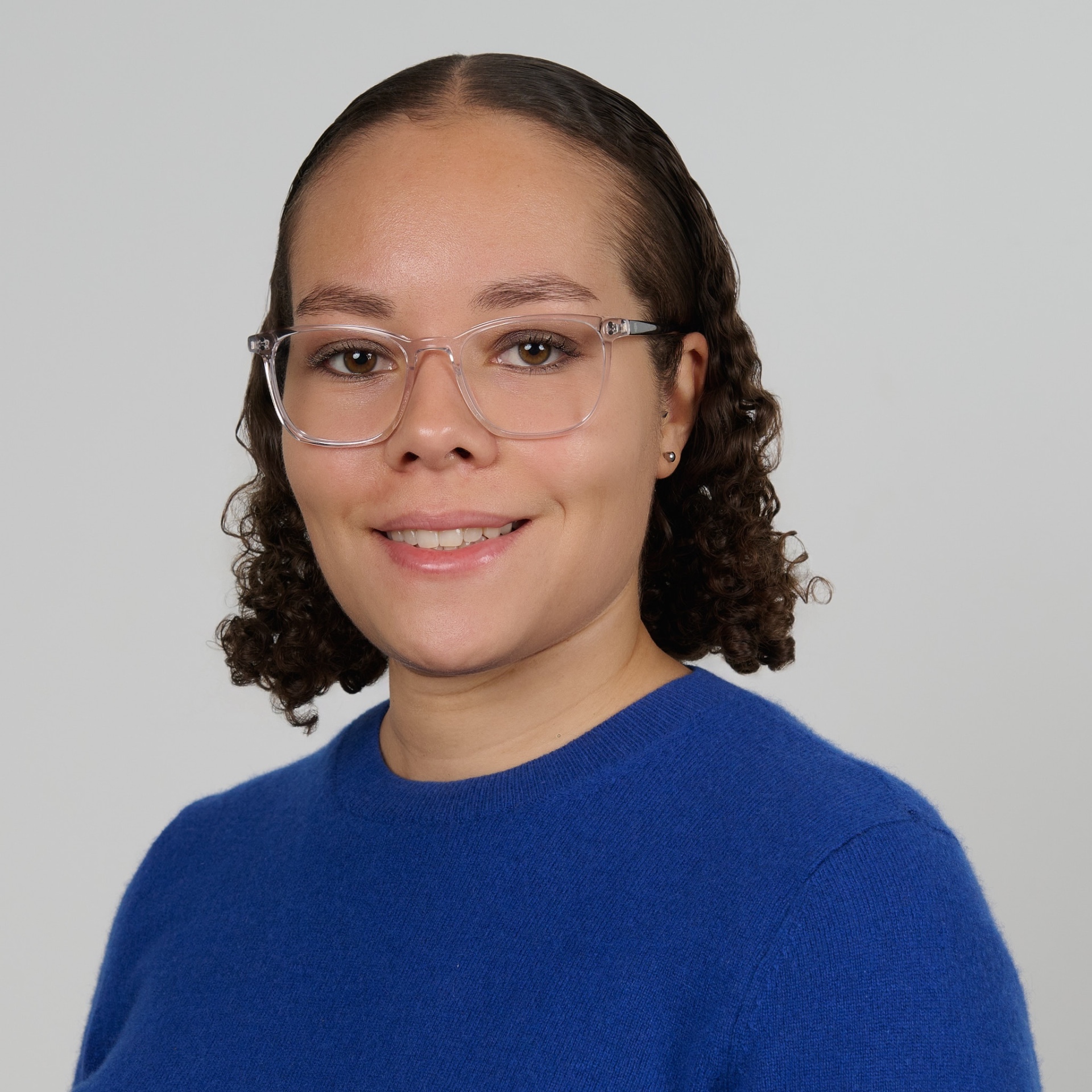 Portrait d'Océane Chout Kalinowski, designer UX/UI design et enseignante.